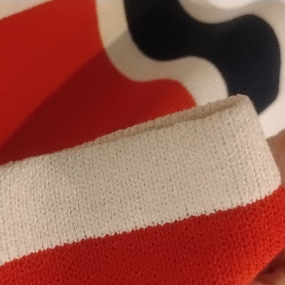 St. John Collection Red Suit Skirt Free Jacket Sz 2 - Picture 6 of 6